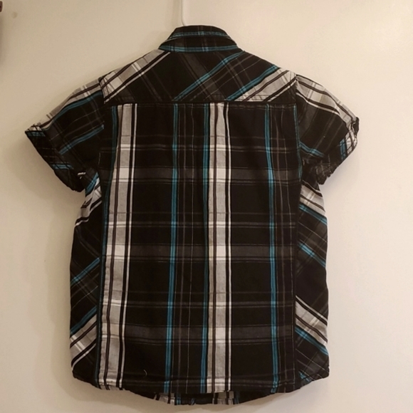 Short Sleeve button down shirt size M - Picture 2 of 6